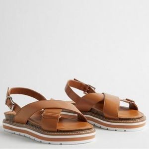 Torrid NWOT Size 10 Tan Cognac Crisscross Flatform Sandal (WW)